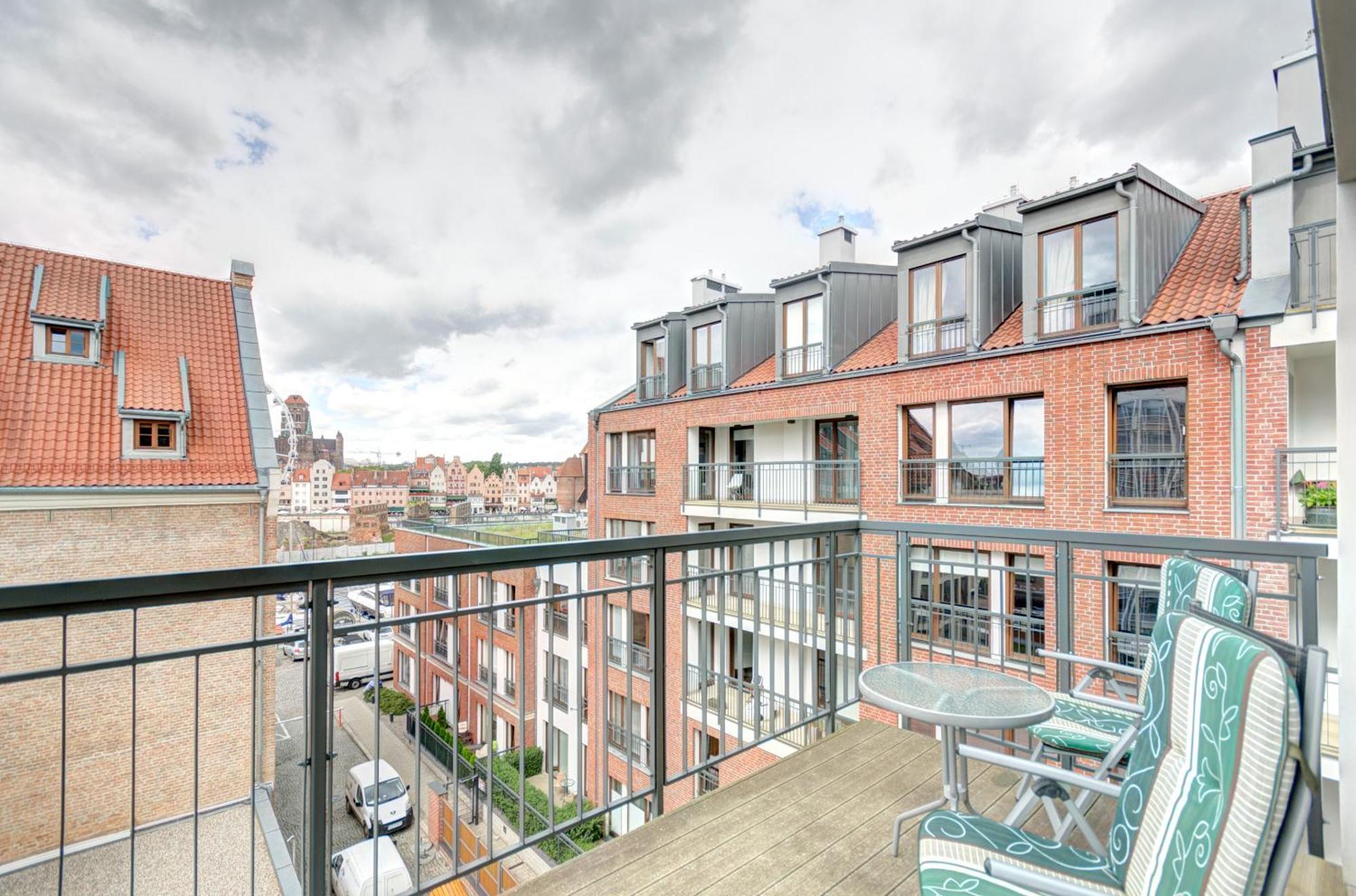 Apartments Old Town Szafarnia & By Noclegi Renters, Gdansk