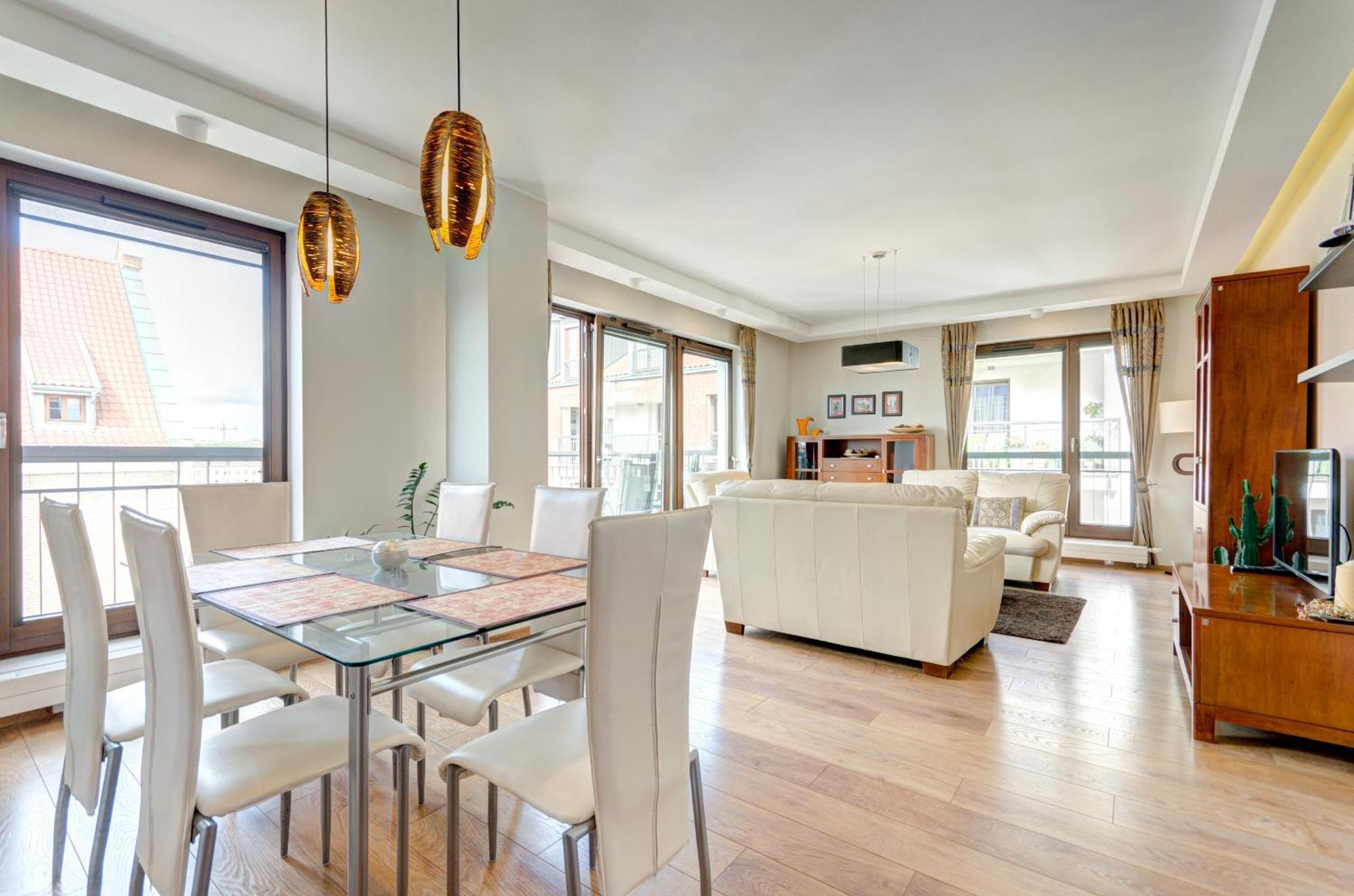 Apartments Old Town Szafarnia & By Noclegi Renters — Photos 3